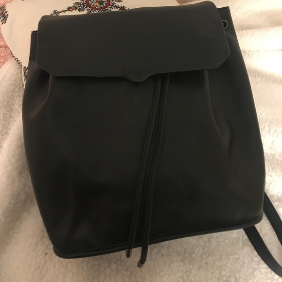 pull and bear leather backpack